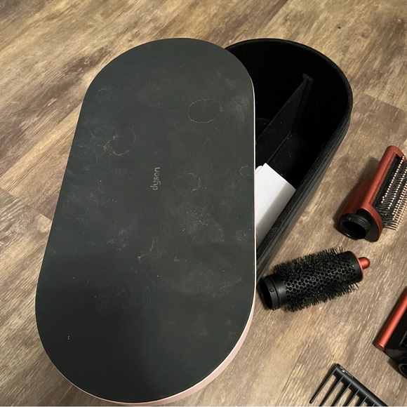Authentic Dyson Airwrap Multi-Styler Strawberry Bronze gently used - Picture 14 of 16